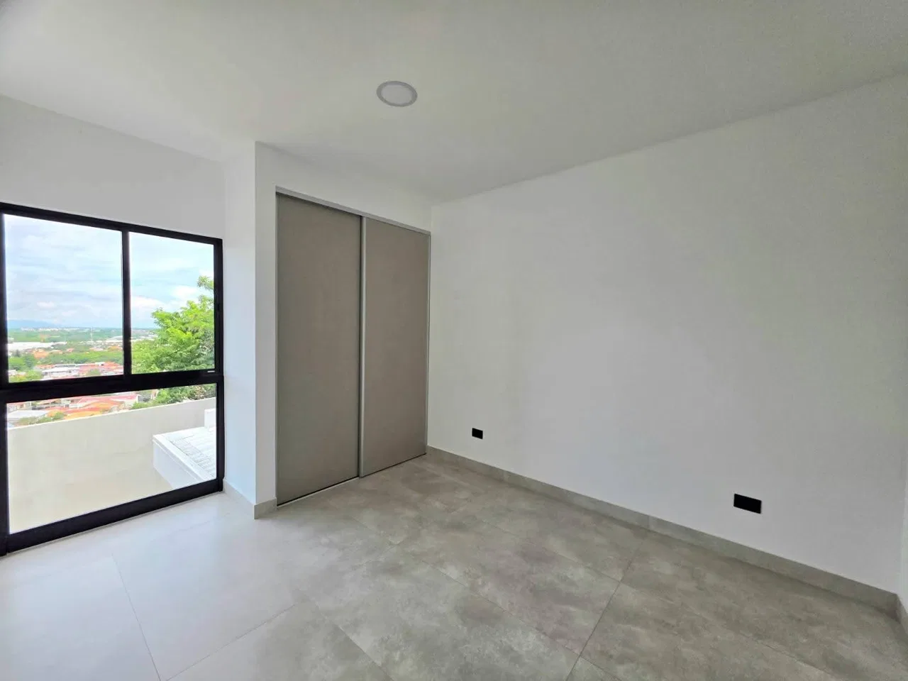 Venta en Guachipelín, Escazú - Casa de Tres Niveles en Condominio, photo 7