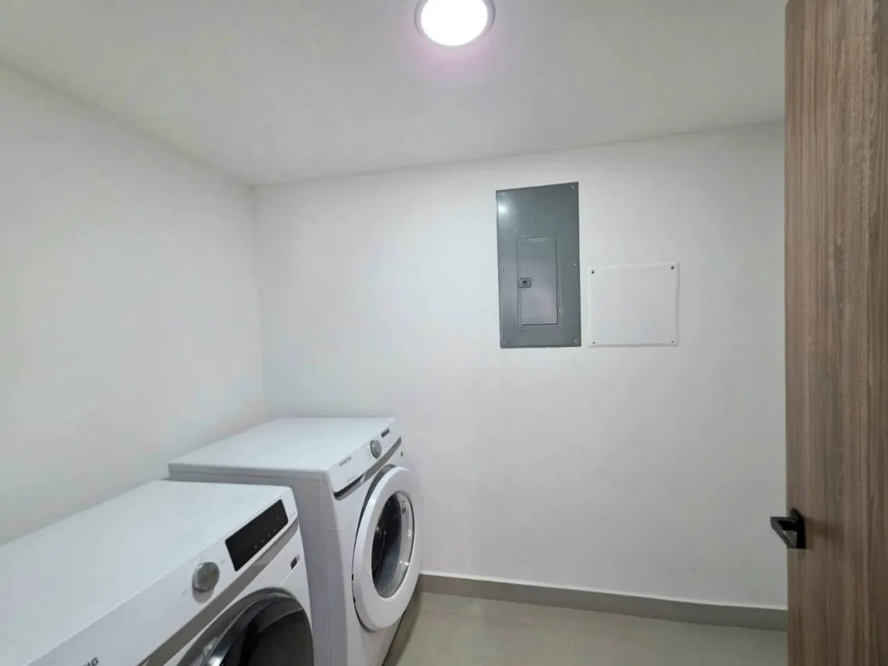 Venta en Guachipelín, Escazú - Casa de Tres Niveles en Condominio, photo 10