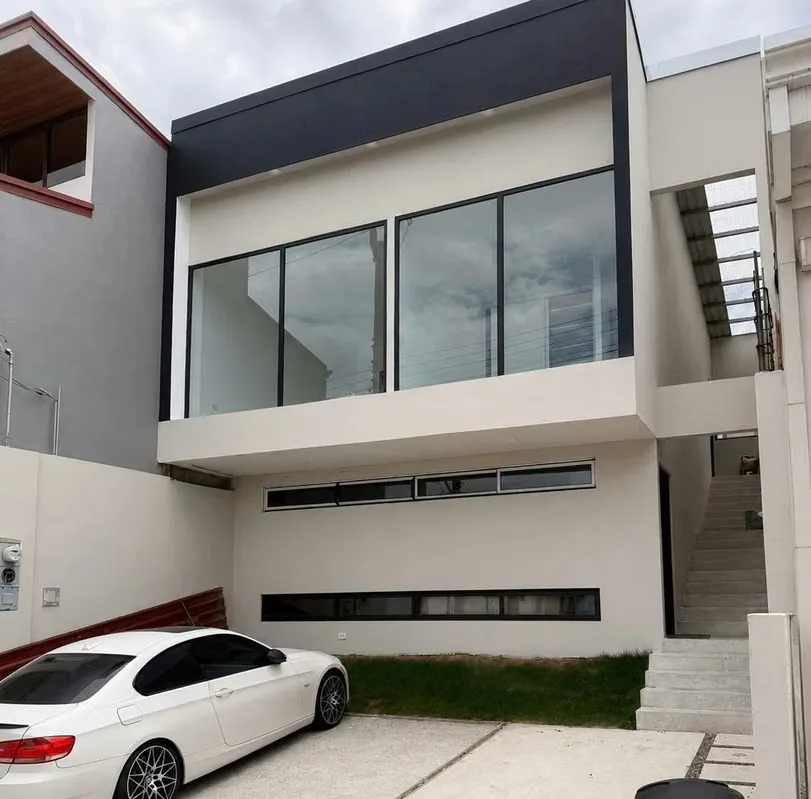 Apartamento de Lujo Nuevo – Terrafe, Heredia.