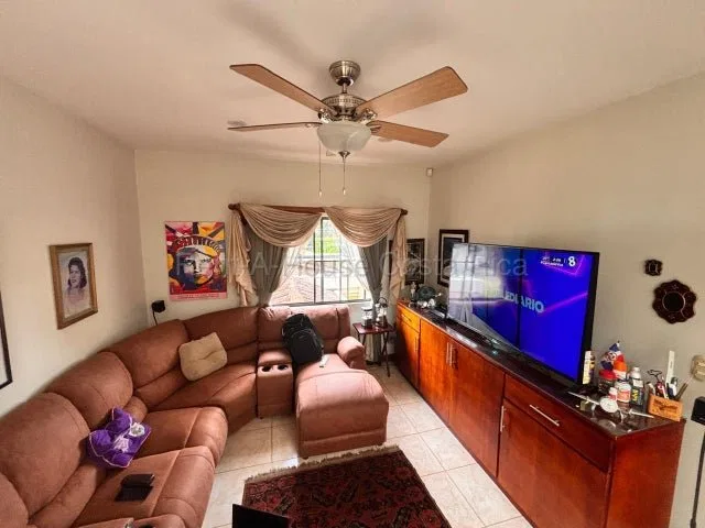 CASA EN VENTA EN POZOS DE SANTA ANA SAN JOSÈ - Venta en Santa Ana