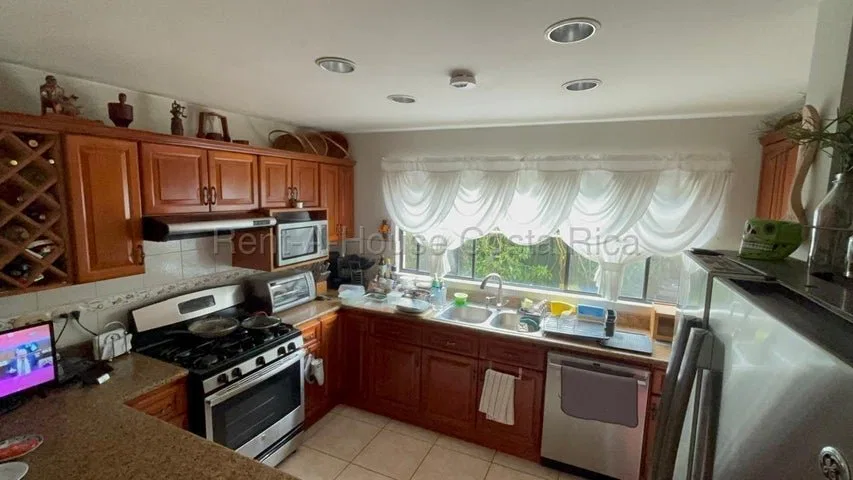 CASA EN VENTA EN POZOS DE SANTA ANA SAN JOSÈ - Venta en Santa Ana, photo 3
