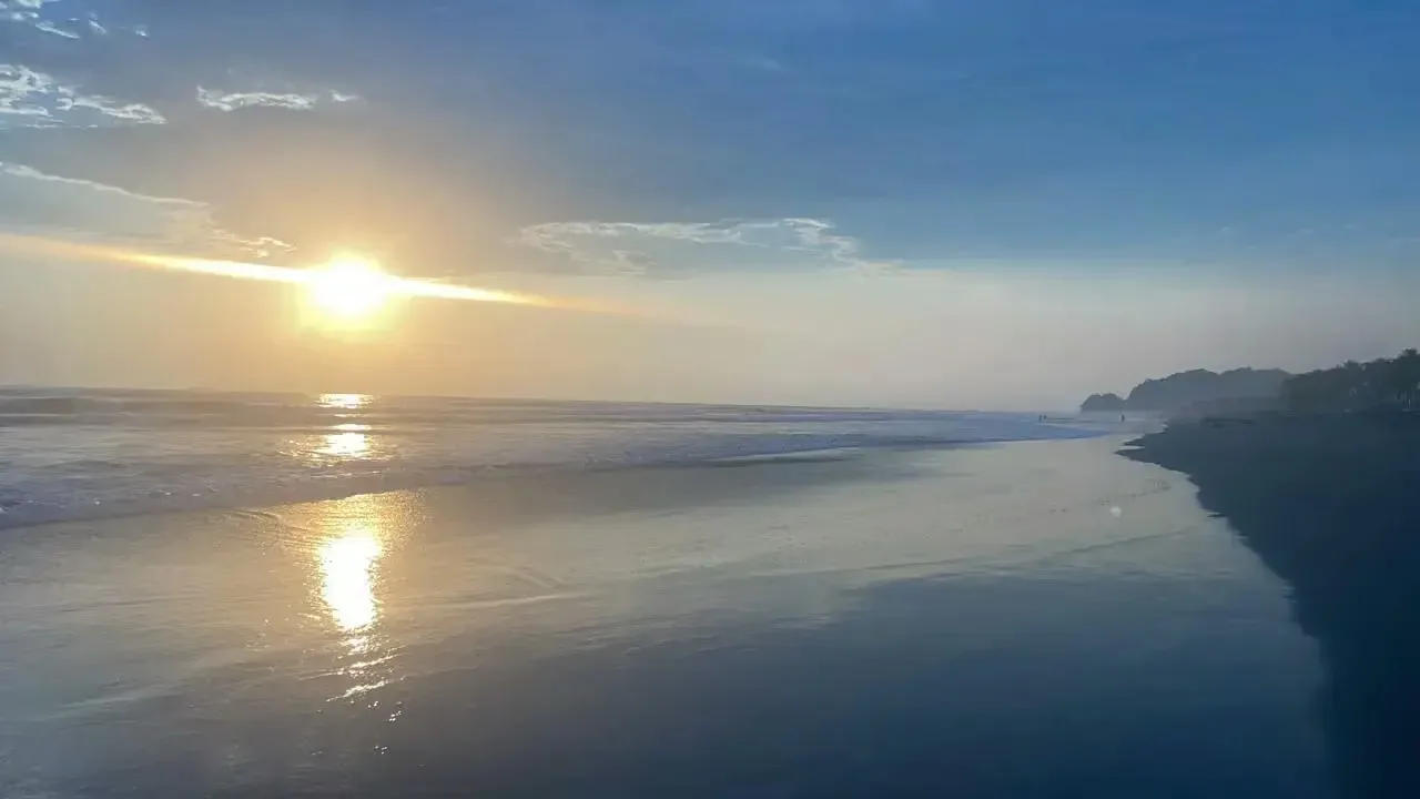 Discover an extraordinary opportunity to acquire premium coastal real estate in the highly coveted enclave of ..., photo 3