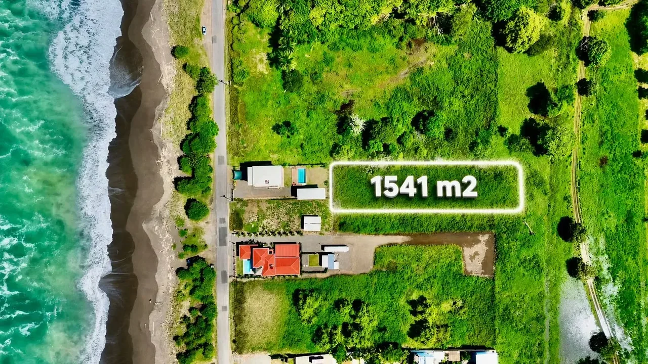 Discover an extraordinary opportunity to acquire premium coastal real estate in the highly coveted enclave of ..., photo 6