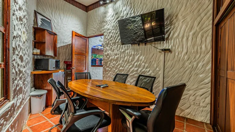 Prime Commercial Plaza for Sale in Playa Dominical, photo 7