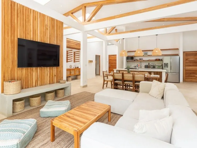 5 Bed Single Family Homes For Sale in Playa Grande, photo 4