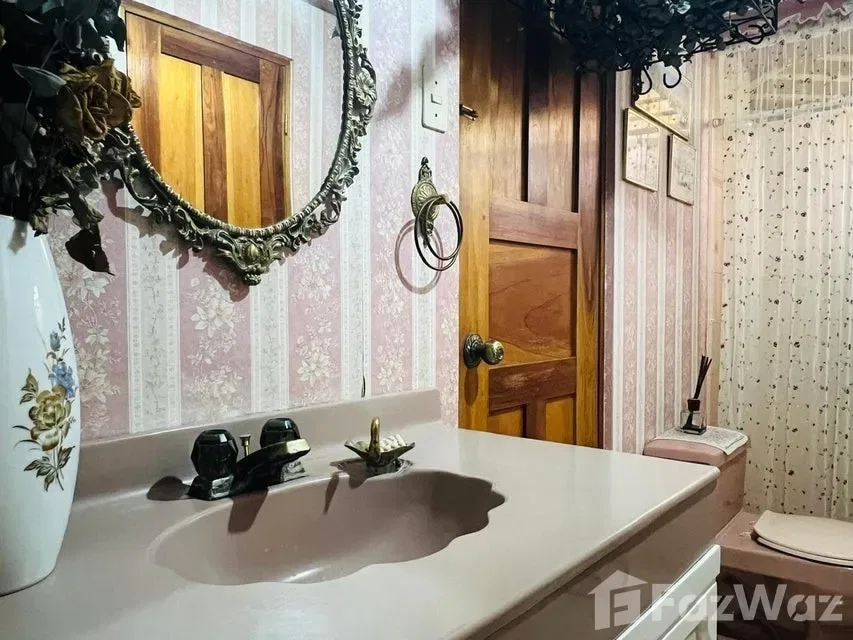 4 Bedroom House for Sale at Los Angeles San Rafael for $1,100, photo 10