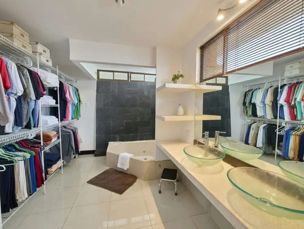 House for Sale in Granadilla, Curridabat | 4 Bedrooms | Spacious Garden | Two Main-Floor Bedrooms, photo 6