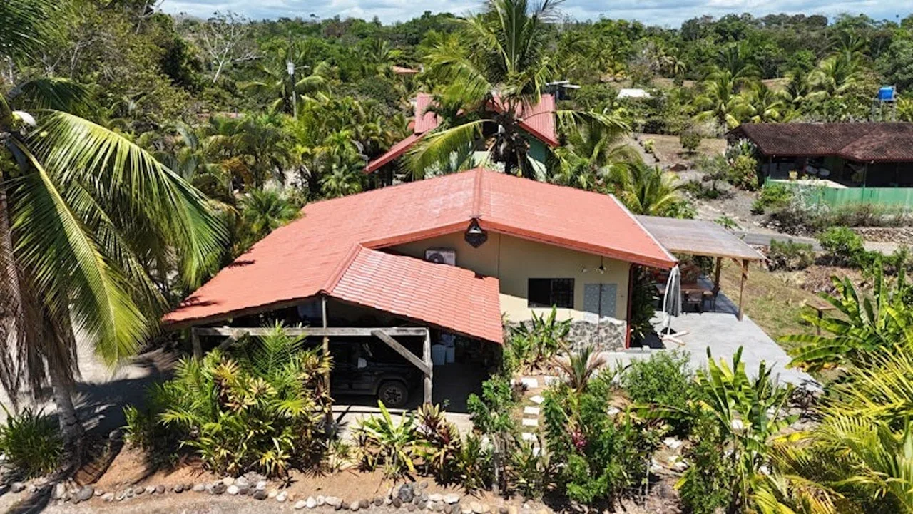 PROPERTY WITH TWO BEDROOMS IN A GATED COMMUNITY, IN LAS LOMAS PARRITA – 0.035 ACRES