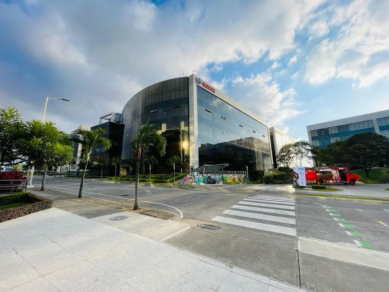 Office for rent in Heredia furnished AFZ building free zone Costa Rica