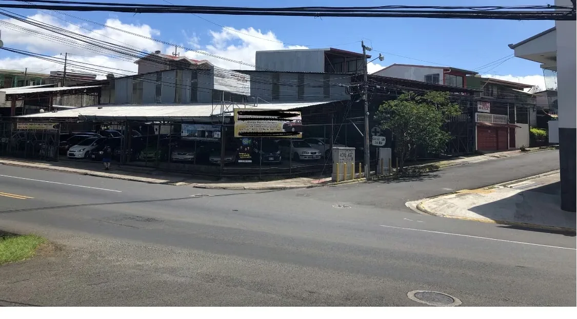 Se vende lote con acceso a 3 vías, con excelente ubicación sobre calle principal en San Pablo, Heredia.