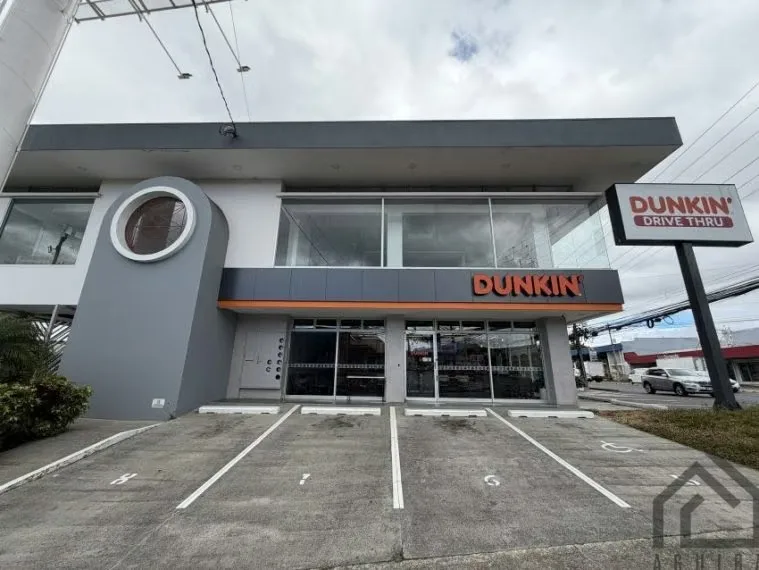 364m2 On Main Street Curridabat / 8 Parking Spaces / Second Floor