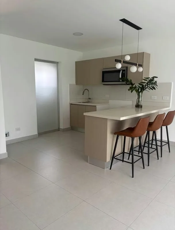Se renta hermosa casa de dos plantas en Naos Resort, con una distribución funcional, espacios cómodos y una pequeña zona verde privada. Ideal para una familia que busca tranquilidad ..., photo 4