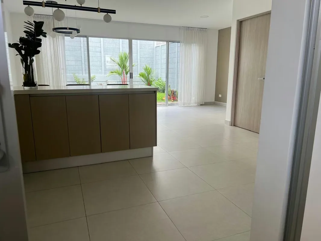 Se renta hermosa casa de dos plantas en Naos Resort, con una distribución funcional, espacios cómodos y una pequeña zona verde privada. Ideal para una familia que busca tranquilidad ..., photo 8