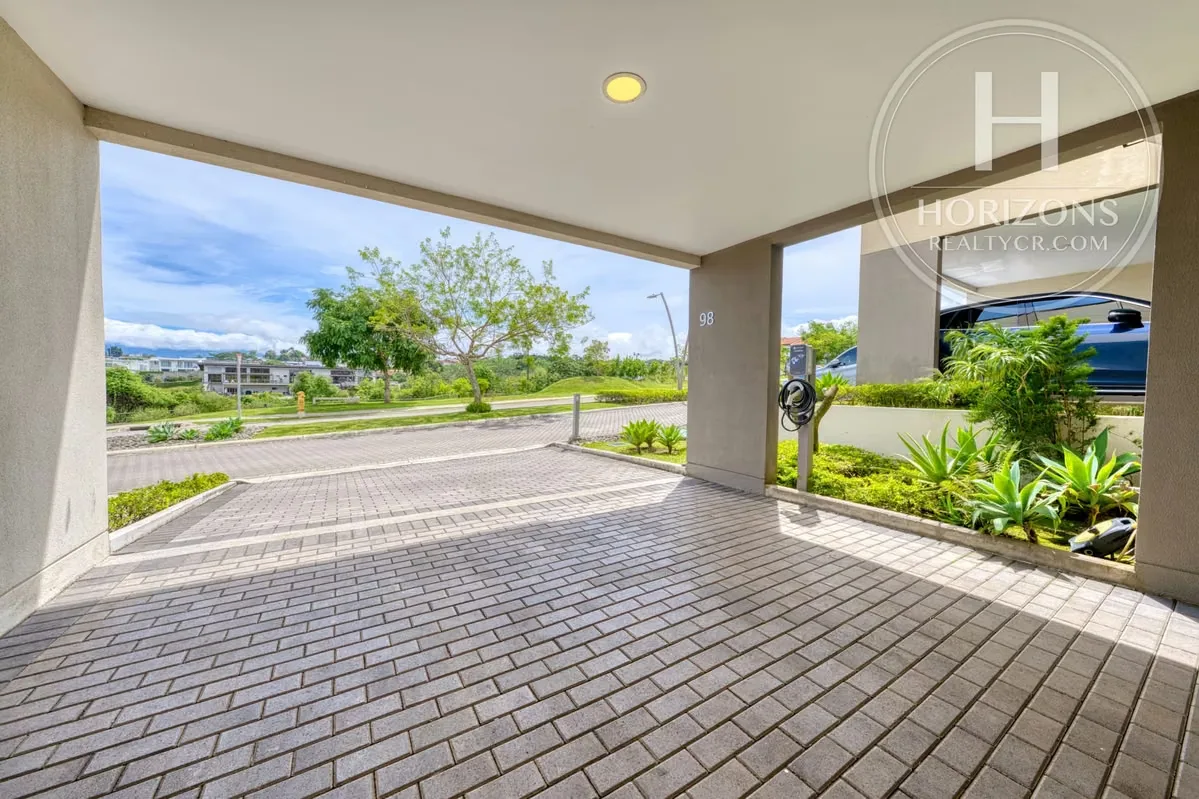 Casa en Venta en Condominio La Estefana en Sabanilla 3 Habitaciones más Mezzanine y Vista a Áreas Verdes nja1408dm, photo 4