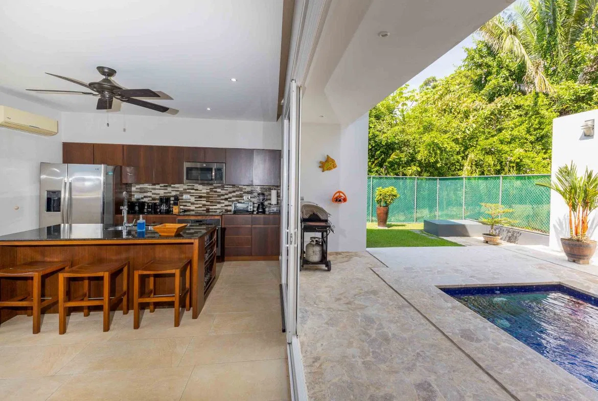 TURNKEY 2-BEDROOM VILLA WITH PRIVATE POOL IN GATED COMMUNITY NEAR PLAYA HERMOSA, photo 10