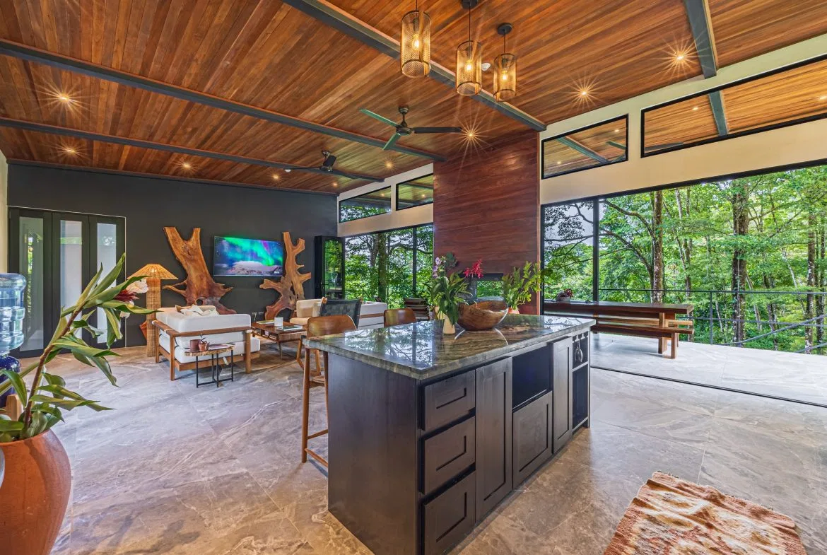 VILLA SOMBRA PROPERTY WITH FIVE BEDROOMS AND FOREST VIEWS, IN LA ALFOMBRA – 2.5 ACRES, photo 18