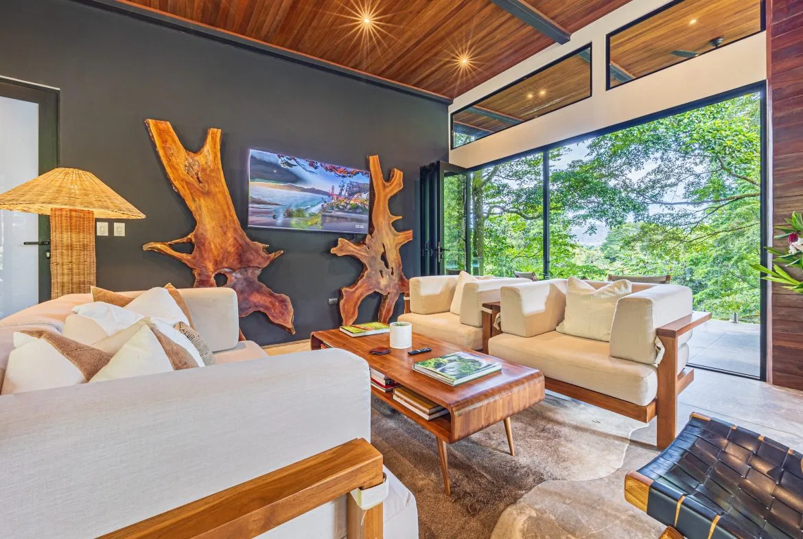 VILLA SOMBRA PROPERTY WITH FIVE BEDROOMS AND FOREST VIEWS, IN LA ALFOMBRA – 2.5 ACRES, photo 4