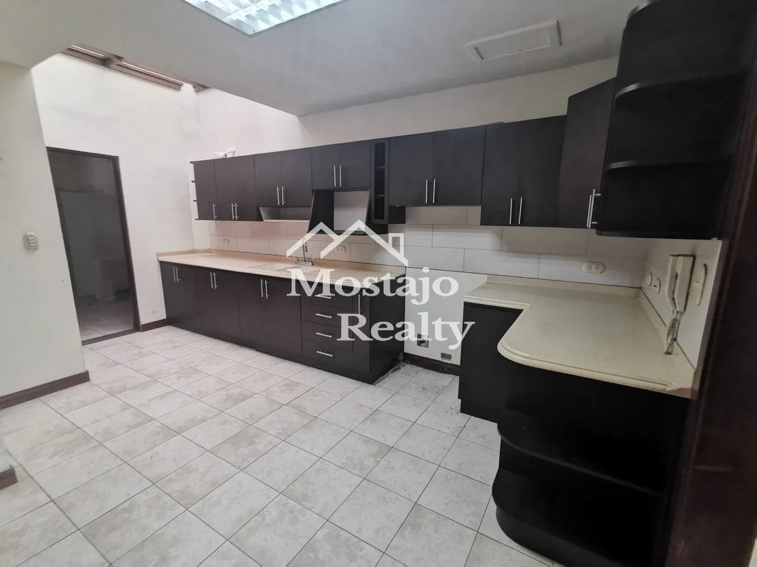 Venta de Casa en Condominio Escazú por Multiplaza