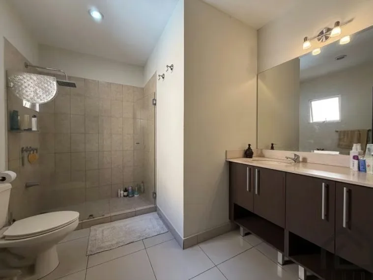 Beautiful house with spacious rooms, natural light and plenty of green space, photo 12