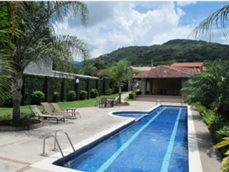 4 Bed Single Family Homes For Sale in Santa Ana, photo 4