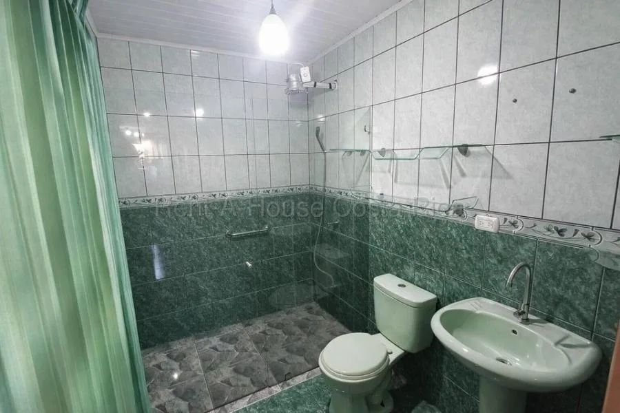Venta de casa con alto potencial sea para vivir o invertir en Goicoechea Ipis 26-1515 - Venta en Goicoechea, photo 7