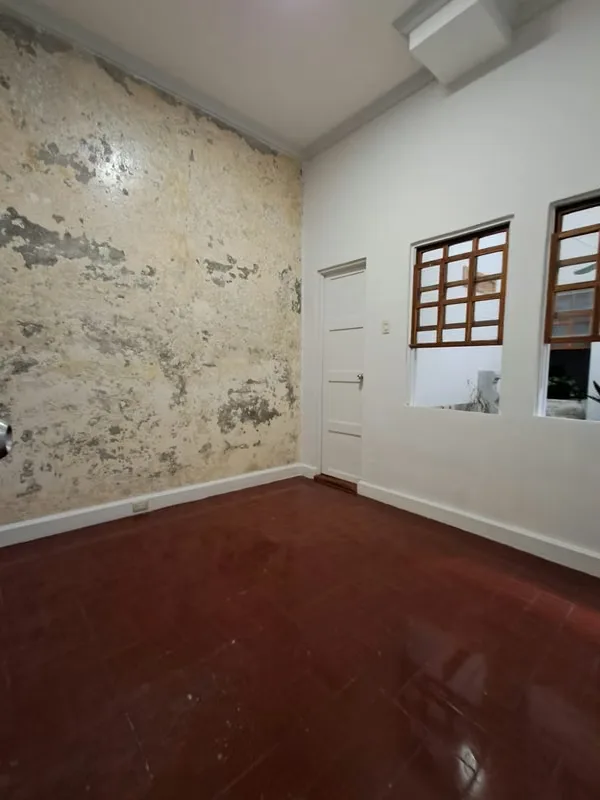 Se alquila céntrico y original espacio para: oficina, estudio fotográfico, taller de arte, consultorio, etc en edificio boutique en Barrio Amón con perfecta ubicación!!, photo 4