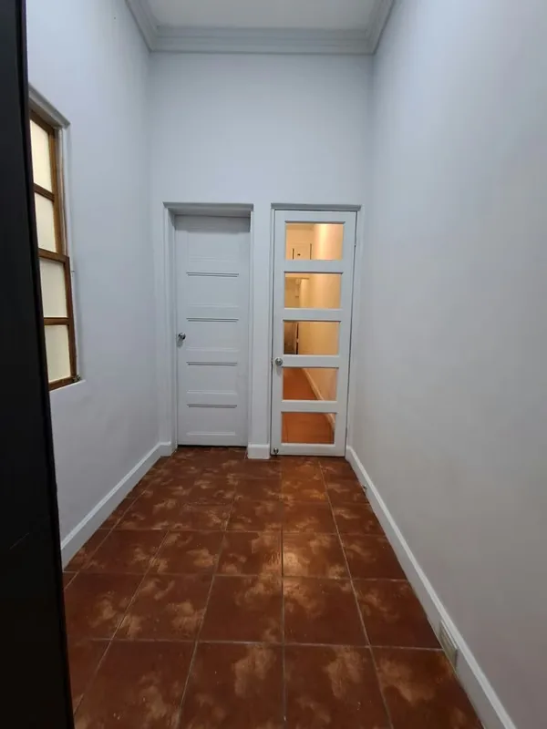 Se alquila céntrico y original espacio para: oficina, estudio fotográfico, taller de arte, consultorio, etc en edificio boutique en Barrio Amón con perfecta ubicación!!, photo 7