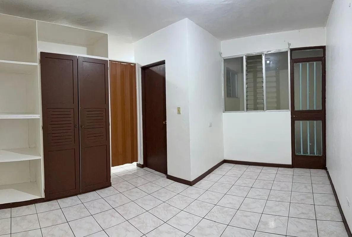 Apartment 1 bedroom, kitchen, living room and bathroom.