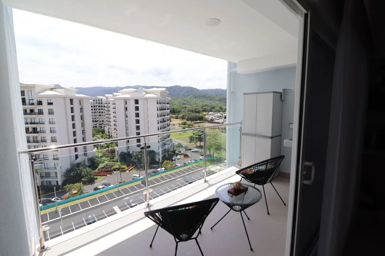 STUNNING CONDOMINIUM -MOUNTAIN-POOL VIEWS- JACO, photo 10