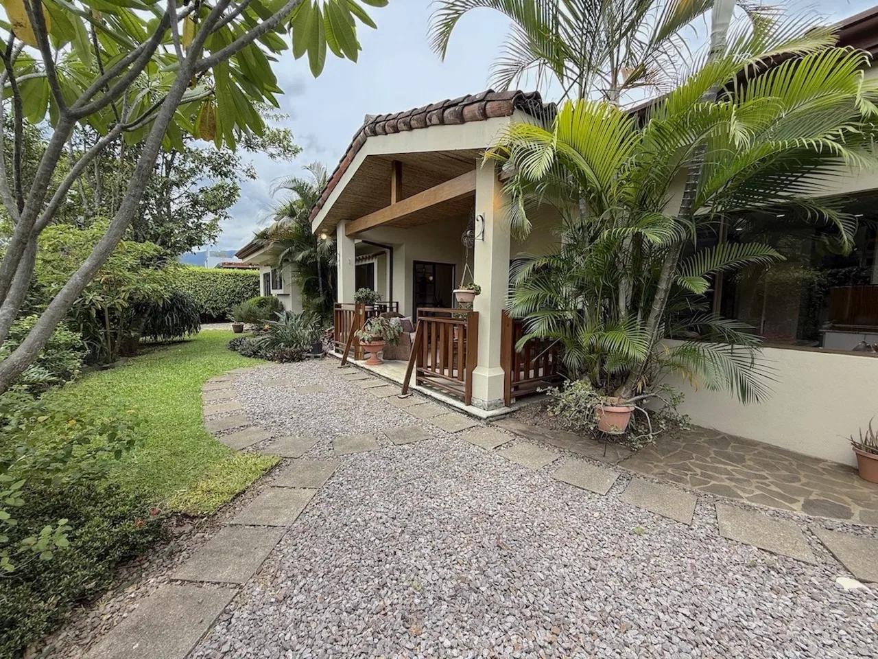 Single-Level Designer Home in Exclusive Gated Community in Santa Ana, photo 22