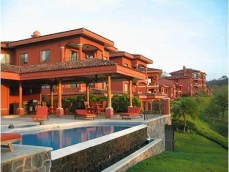 4 Bed Condo For Sale in Playas Del Coco, photo 7