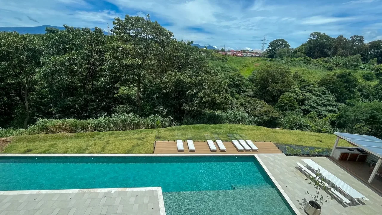 For Rent in Rohrmoser | Resort-Style Living at SoHo Paradisus