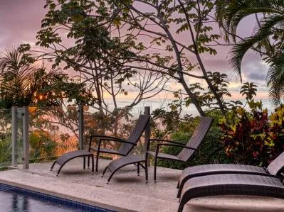Un moderno refugio en la jungla con vistas panorámicas de la cola de ballena, photo 7