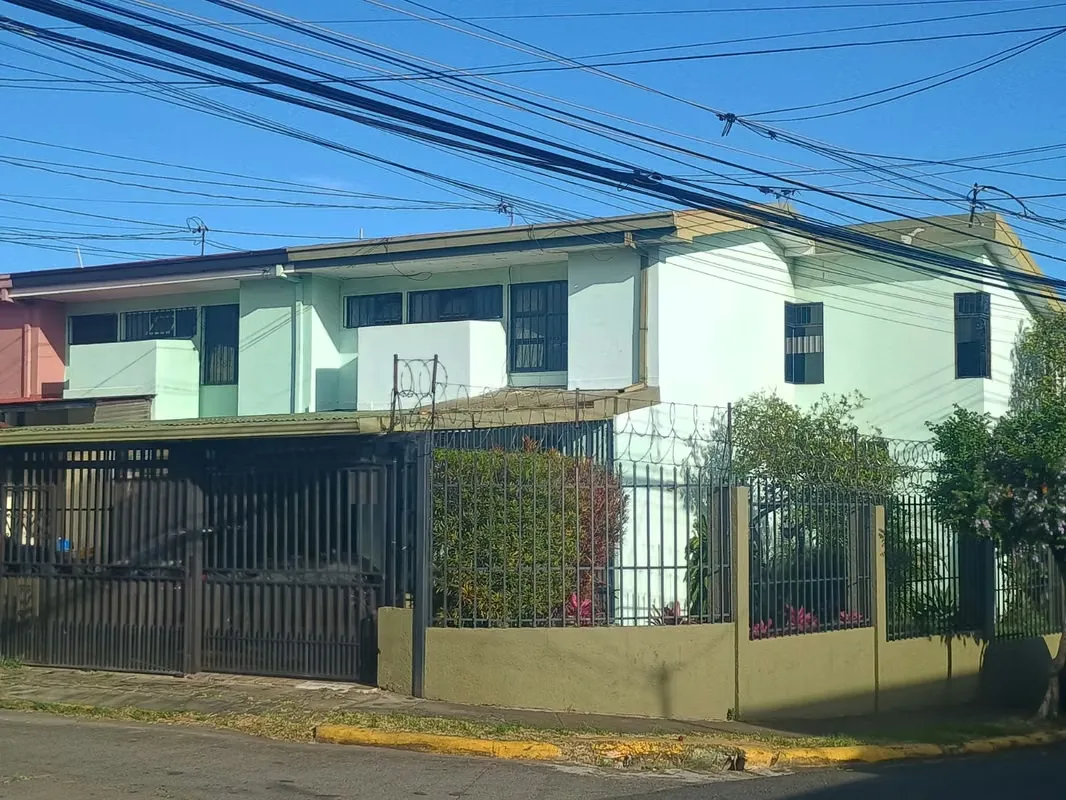 New refurbished house for sale - La Uruca, San José