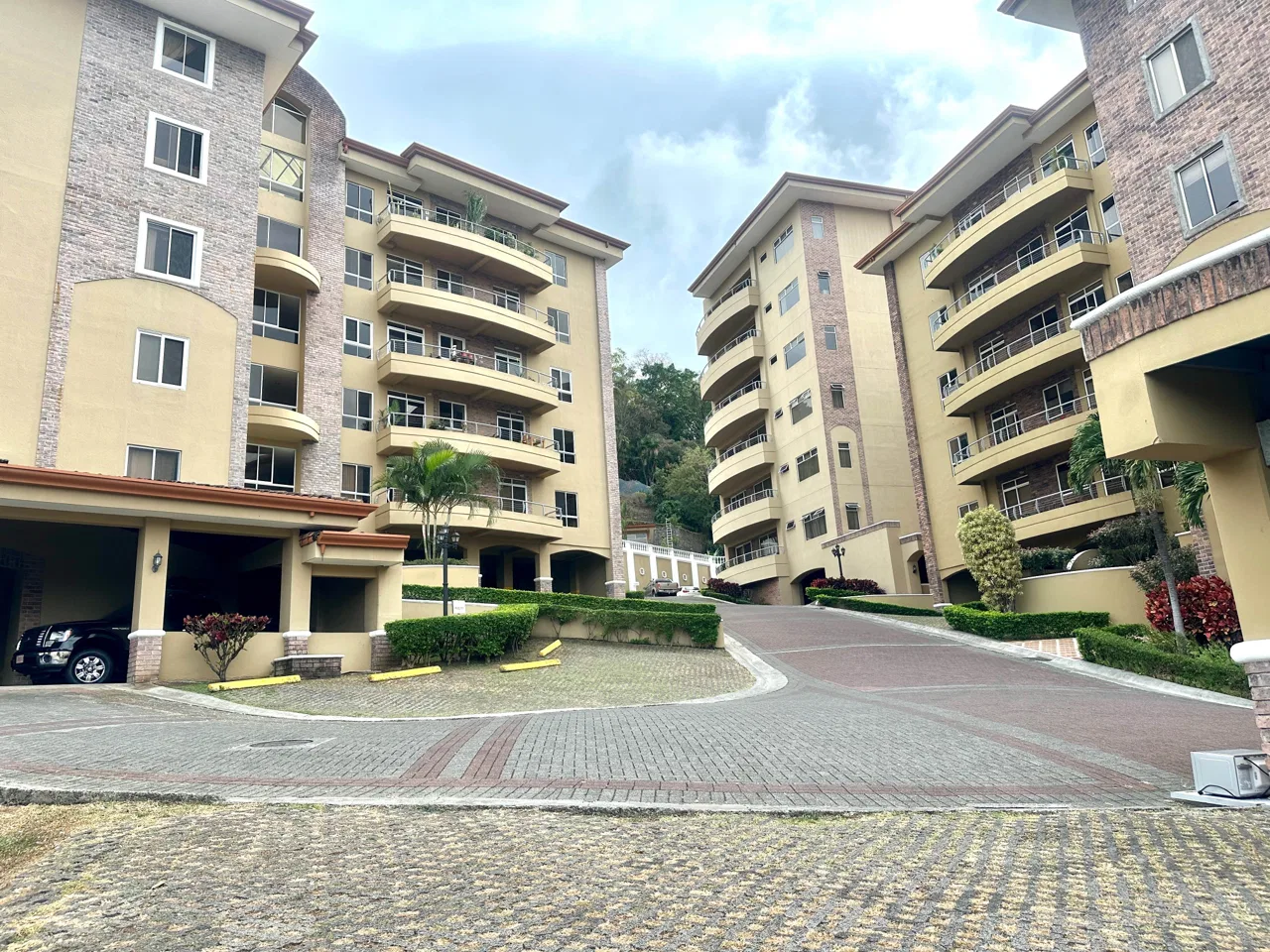 ALQUILER Y VENTA DE APARTAMENTO CON LINEA BLANCA EN CONDOMINIO VALLE ARRIBA
