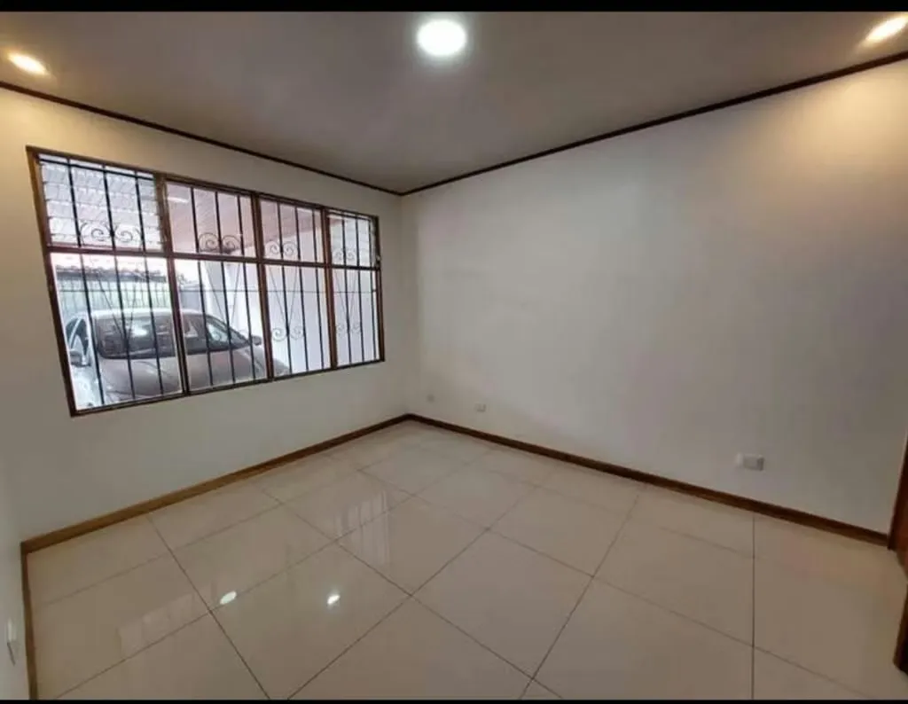 Casa Independiente Sabanilla- 3 Habitaciones- fte calle, photo 2