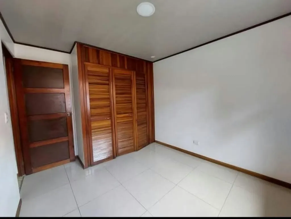 Casa Independiente Sabanilla- 3 Habitaciones- fte calle, photo 10