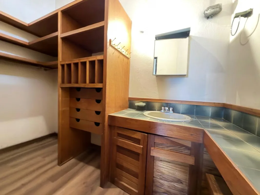 Casa en Alquiler en San Pedro con Uso de Suelo Mixto – Amplio Parqueo, photo 14