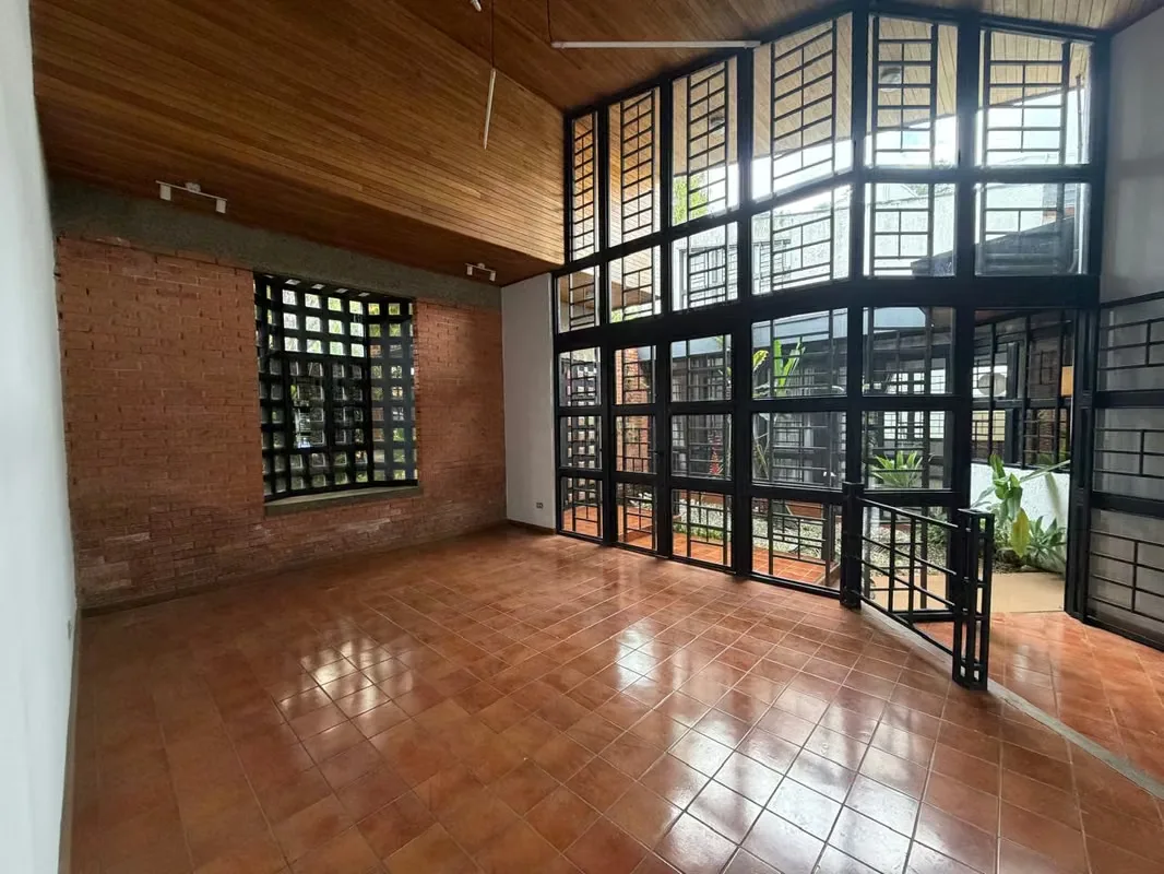 Casa en Alquiler en San Pedro con Uso de Suelo Mixto – Amplio Parqueo, photo 5