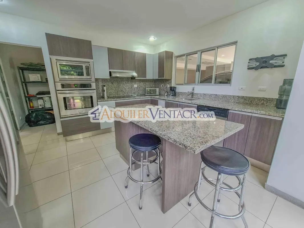 Hermosa casa independiente de estilo contemporáneo, completamente amueblada, ubicada en un exclusivo condominio ..., photo 8