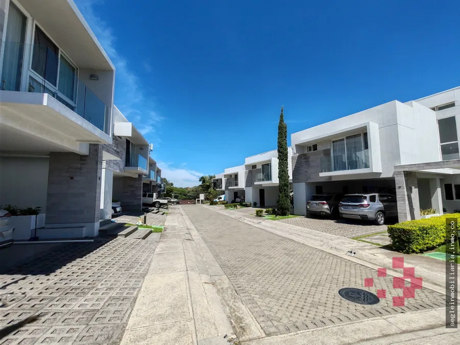 Casa en venta, Escazú, Guachipelín Norte.