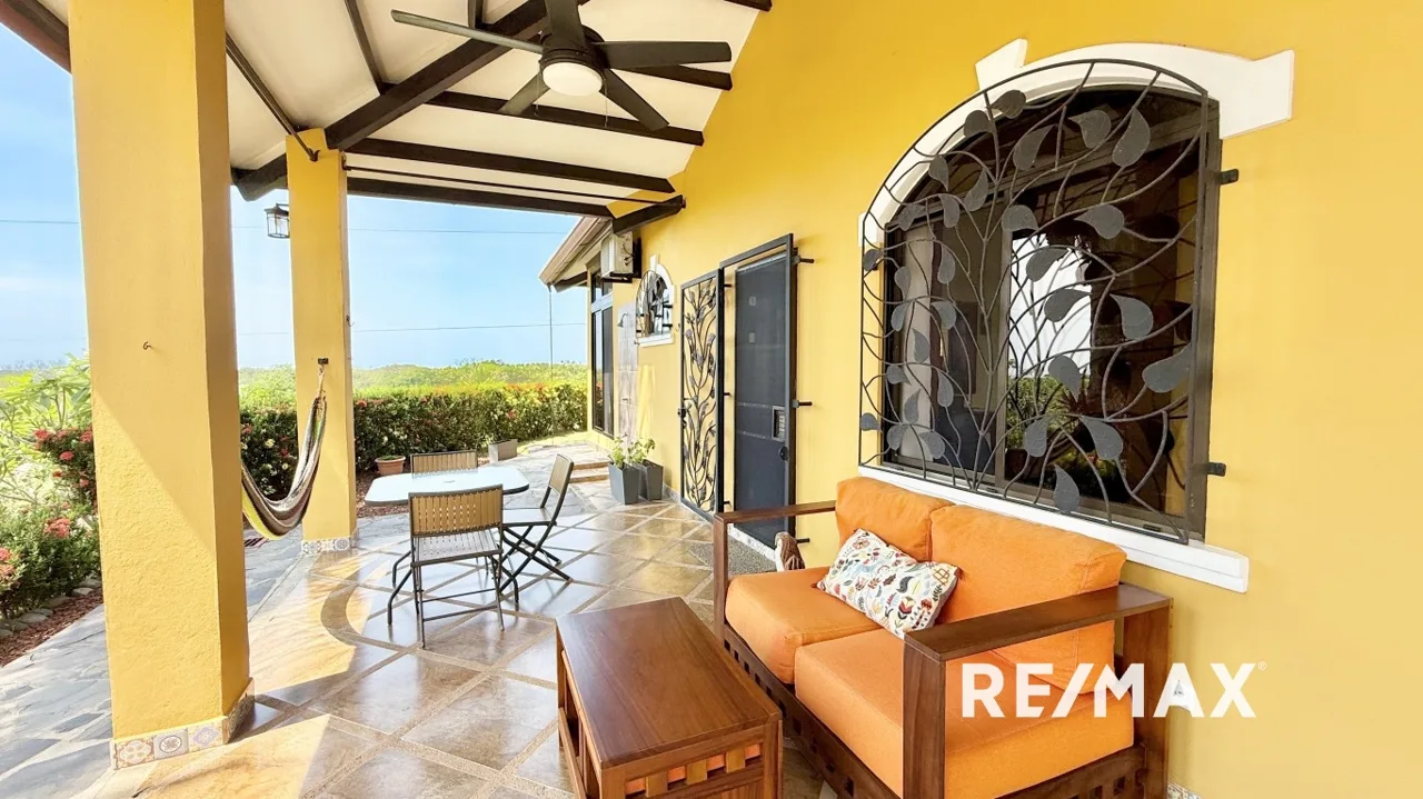 Stunning Villa &amp; Studio with Ocean View &amp; Private Pool in Rancho Las Lomas | Bejuco