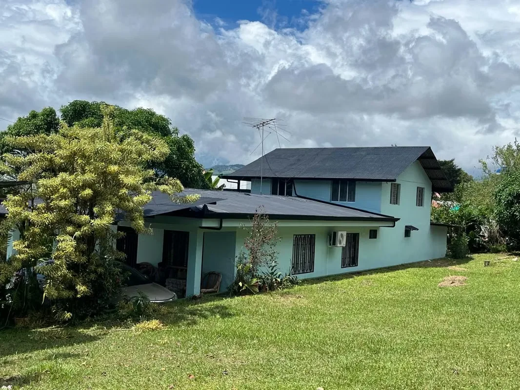 AMPLIA PROPIEDAD EN VENTA EN BARRIO AEROPUERTO, PÉREZ ZELEDÓN, COSTA RICA