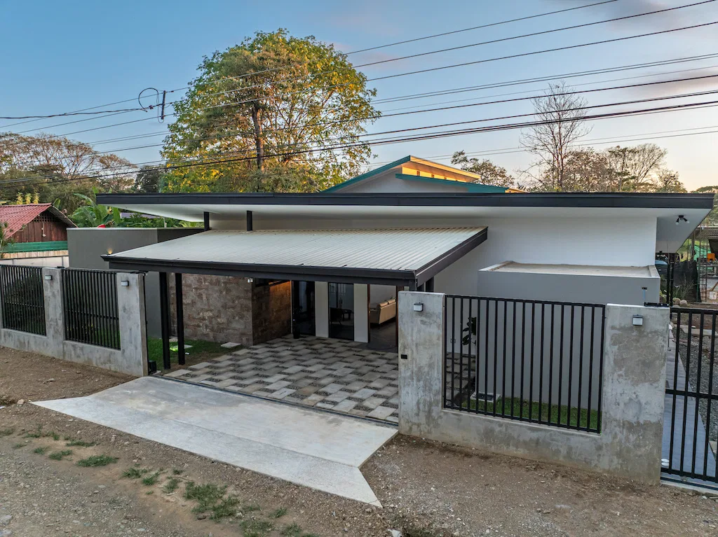 3 BEDROOM HOME IN CENTRAL UVITA – 0.14 ACRES, photo 9