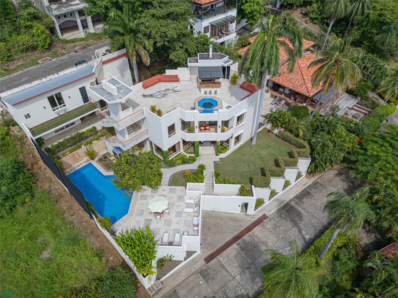 North Ridge Flamingo | Residencia con Vistas Panorámicas al Mar