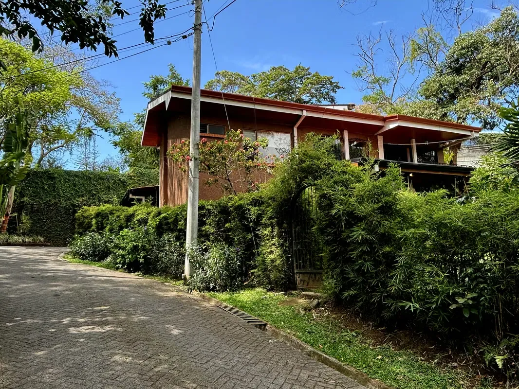 House for Sale in Escazú – Mixed-Use Property