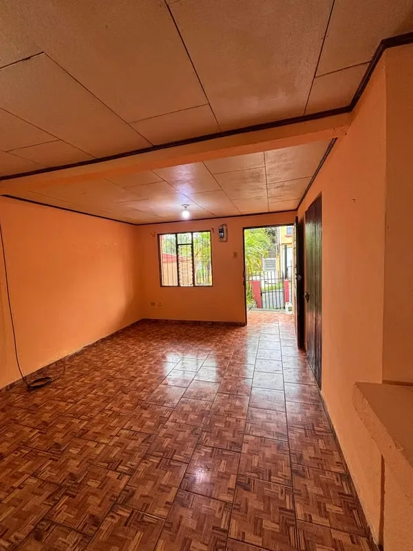 SE VENDE CASA EN HEREDIA SANTA BARBARA SAN PEDRO EN URBANIZACIÒN, photo 3