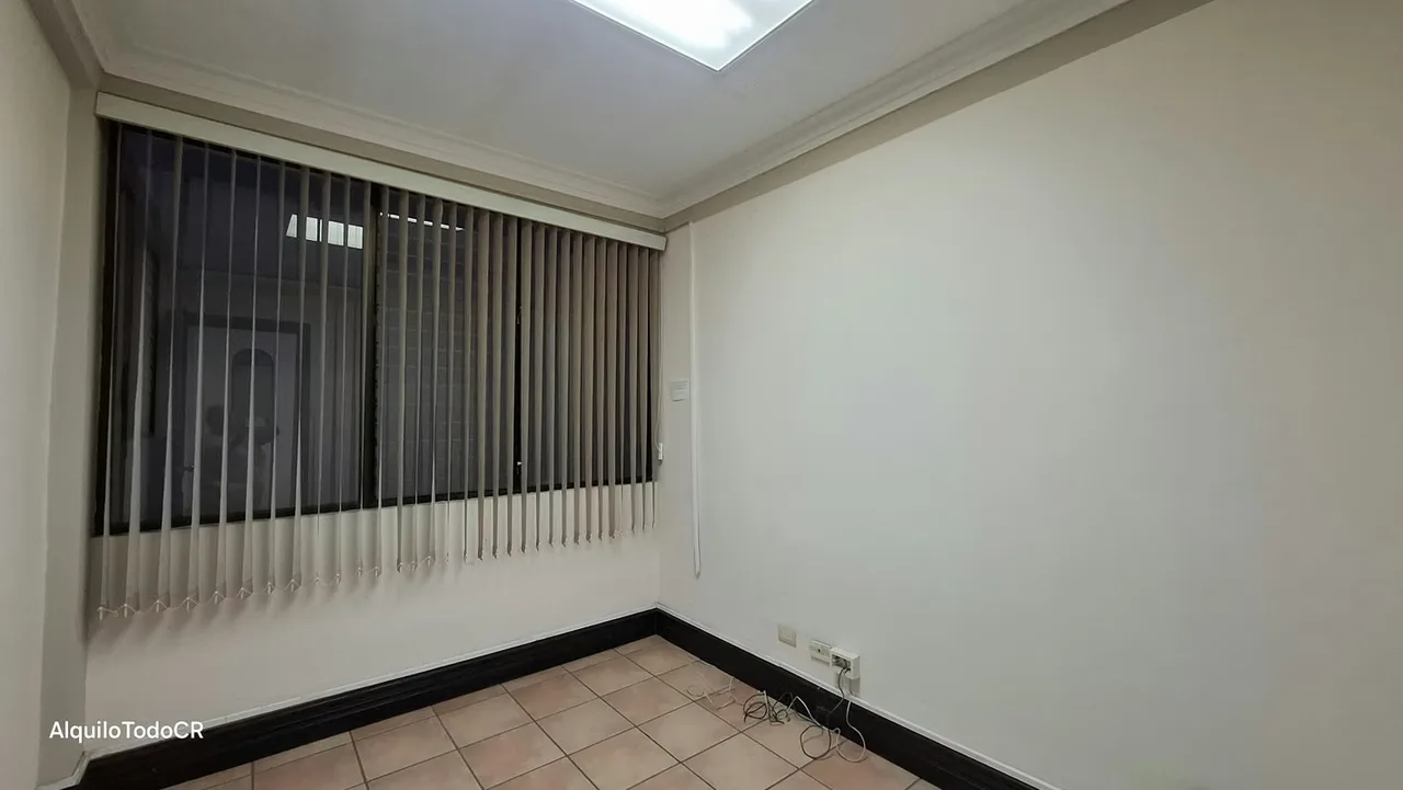 ¡Excelente oportunidad! Amplio tercer piso en edificio con ubicación privilegiada. Perfecto para oficinas, pymes, emprendedores, salas de exhibición, call centers, ofibodegas y ..., photo 5