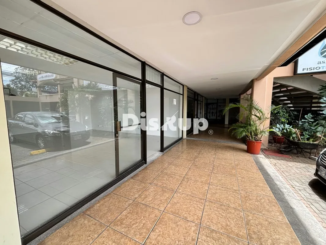 54 m² commercial space for rent in a plaza. Located in La Unión, on Calle Vieja a Tres ..., photo 2