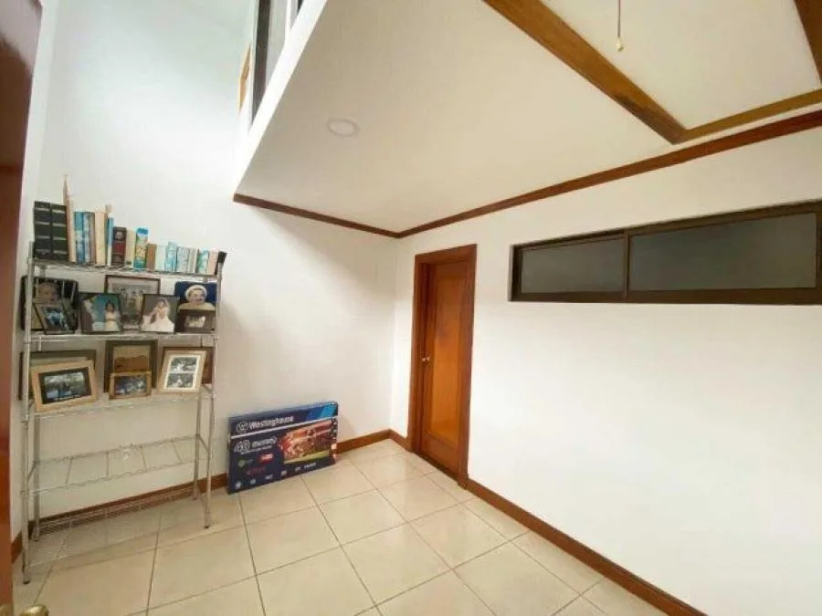 Vendo de Casa Residencial con Uso de Suelo Mixto en Guayabos, Curridabat MLS #25-1173 LCO - Venta en Curridabat, photo 11